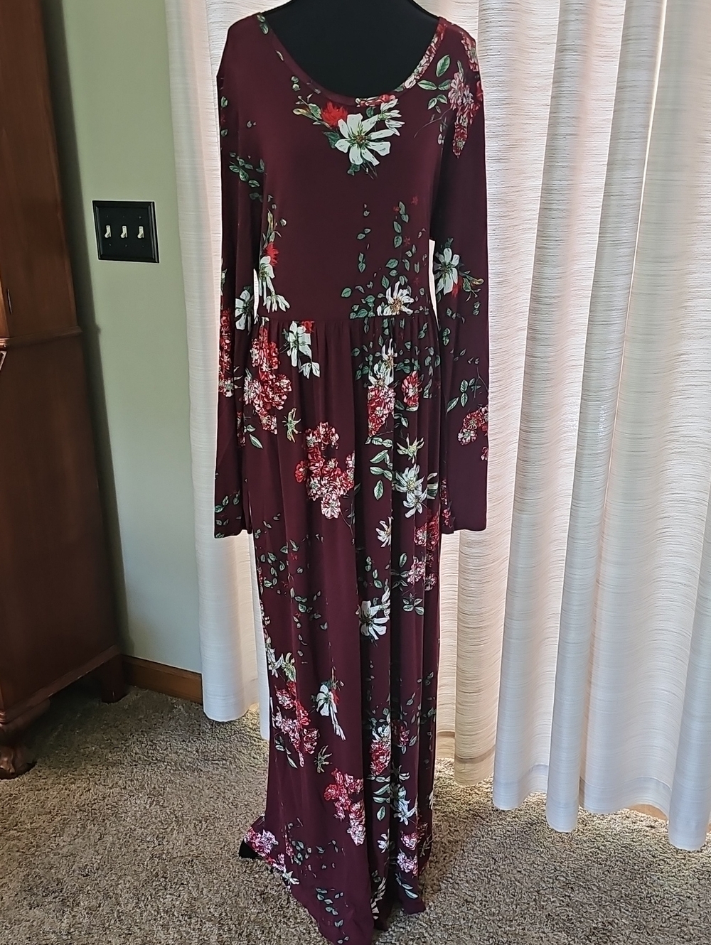 Chic Burgundy Floral Long Sleeve Dress